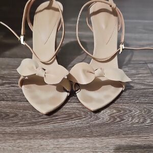 Elegant Tan Women's Shoes with Bow Detail Elora By SCHUTZ